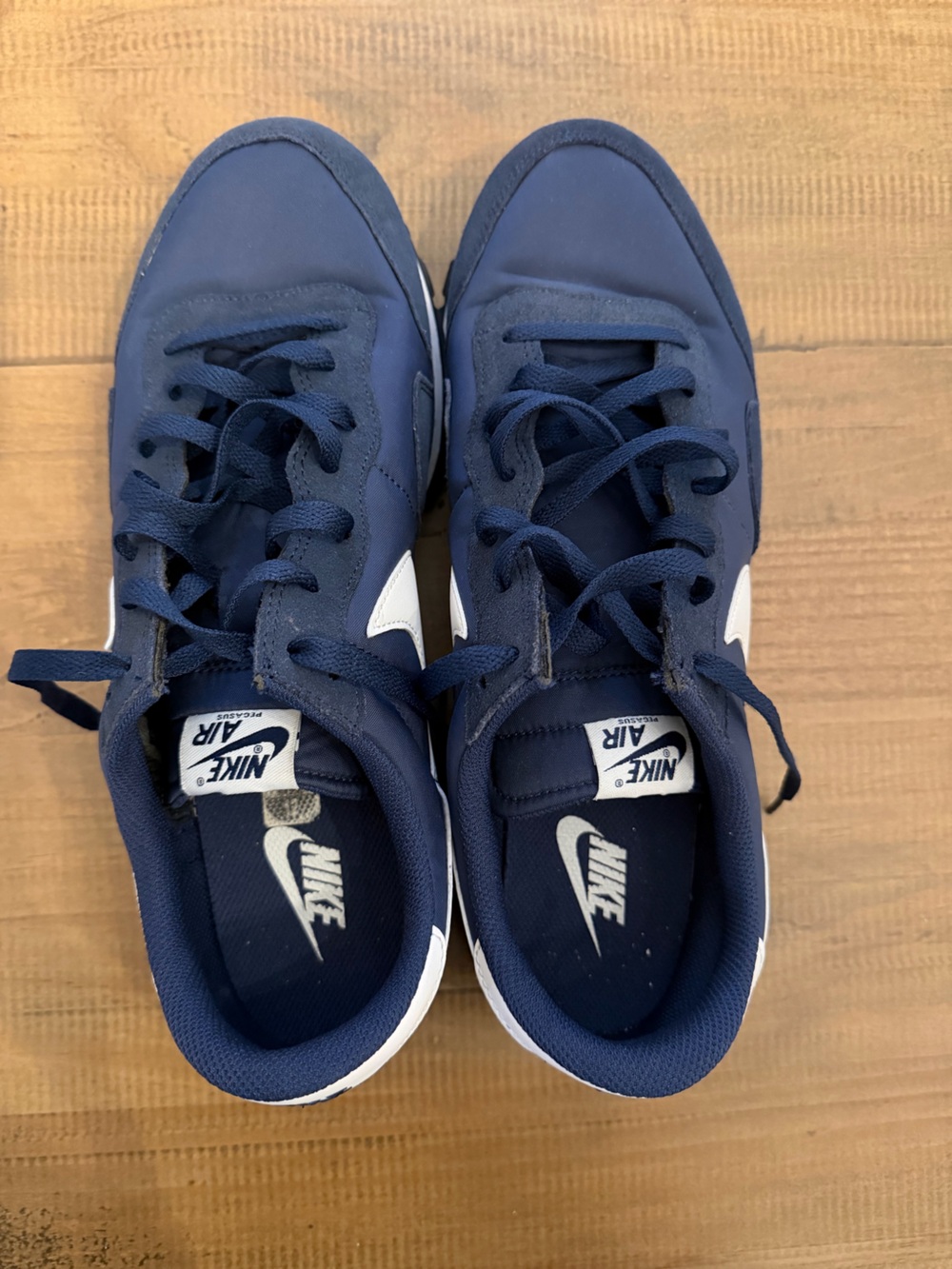 Nike Navy Blue and White Low-Top Sneakers